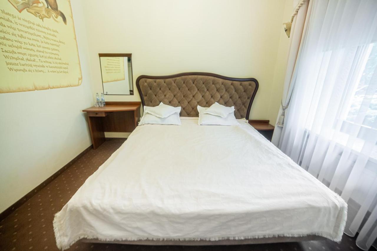 Zamek Dubiecko Hotel ภายนอก รูปภาพ