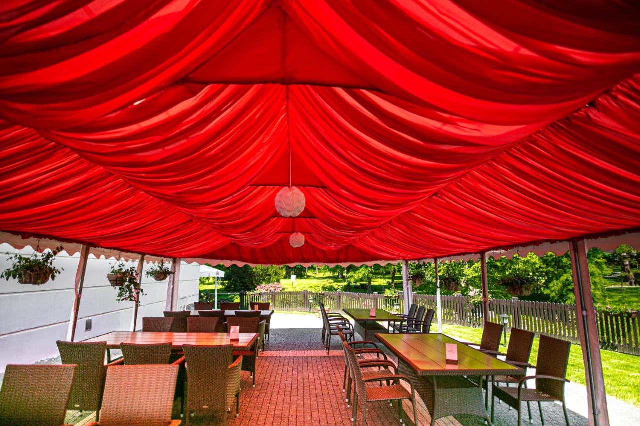 Zamek Dubiecko Hotel ภายนอก รูปภาพ
