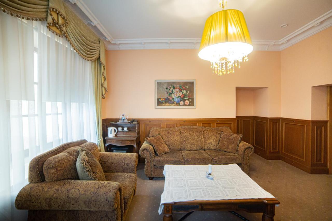Zamek Dubiecko Hotel ภายนอก รูปภาพ