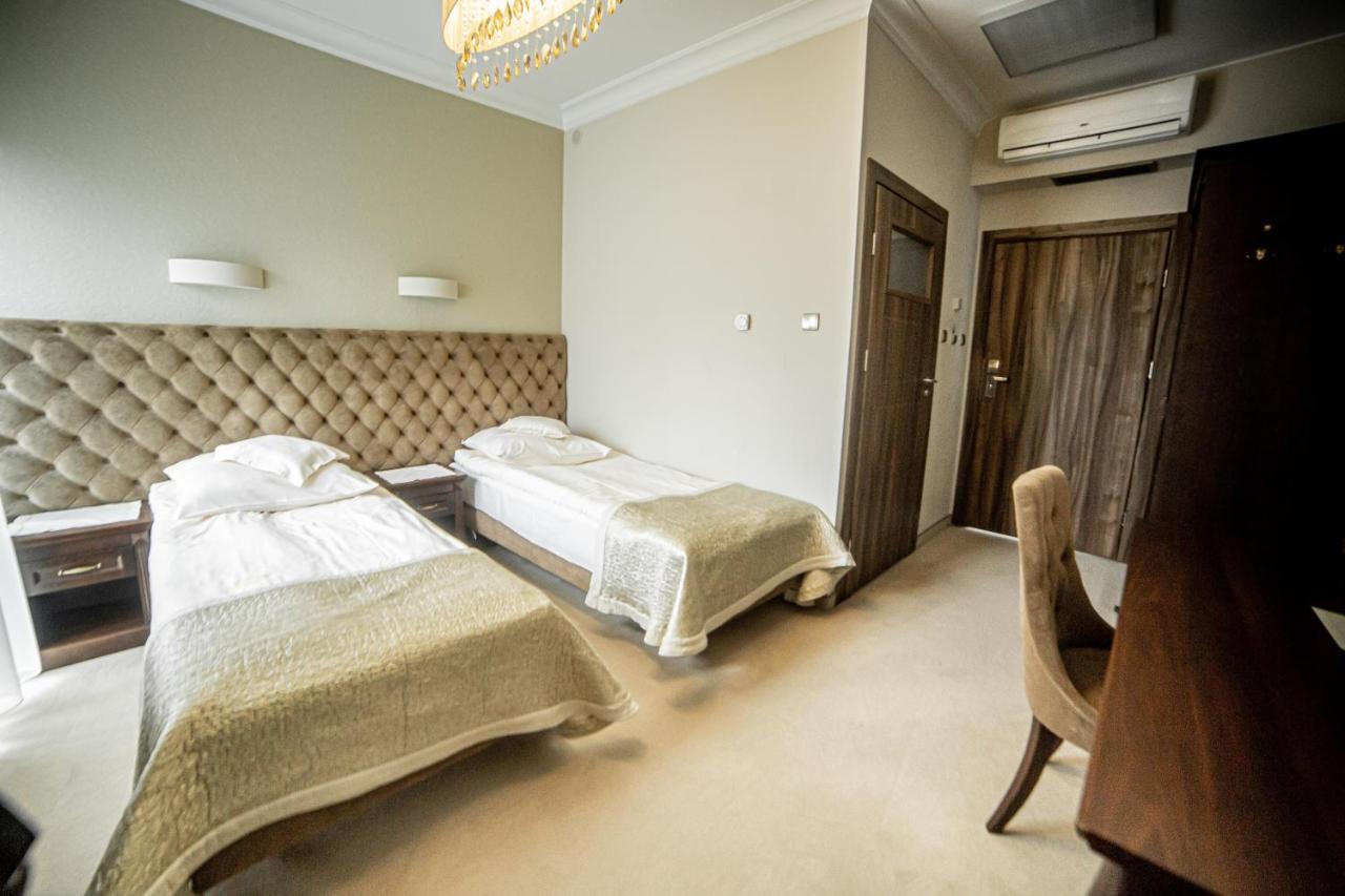 Zamek Dubiecko Hotel ภายนอก รูปภาพ