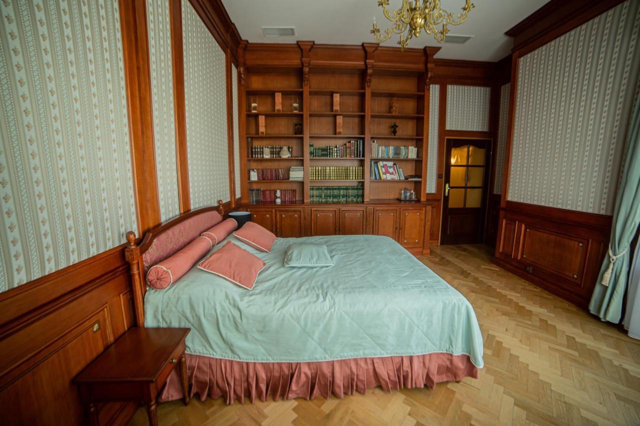 Zamek Dubiecko Hotel ภายนอก รูปภาพ