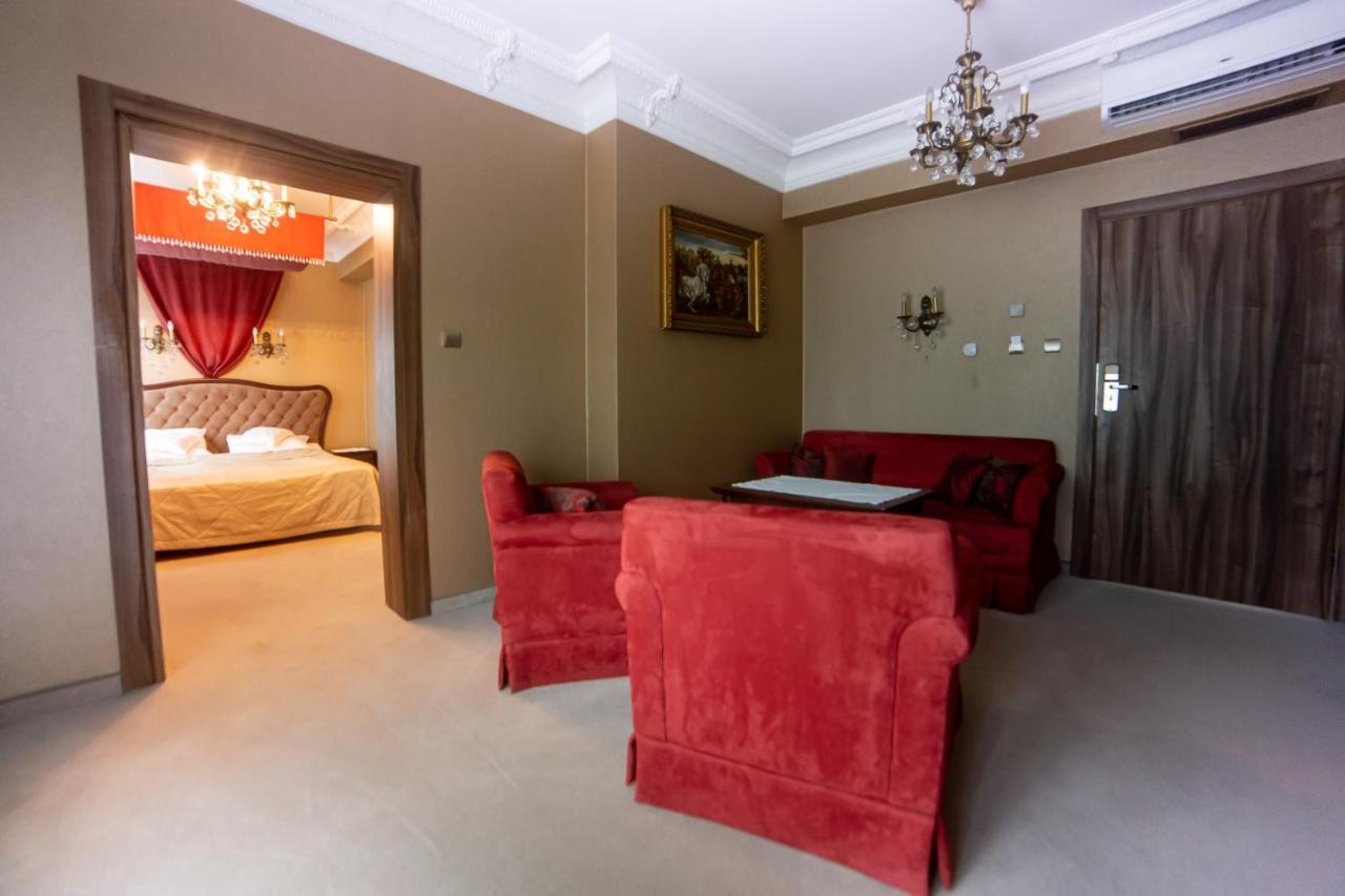 Zamek Dubiecko Hotel ภายนอก รูปภาพ